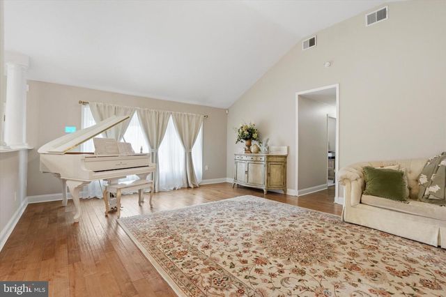 211 LINCOLN HWY, Fairless Hills, PA 19030