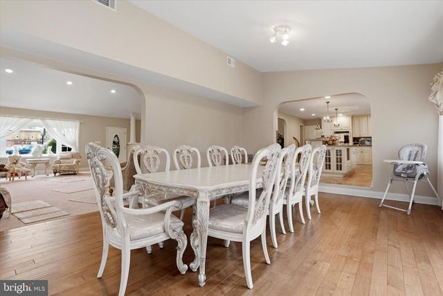 211 LINCOLN HWY, Fairless Hills, PA 19030