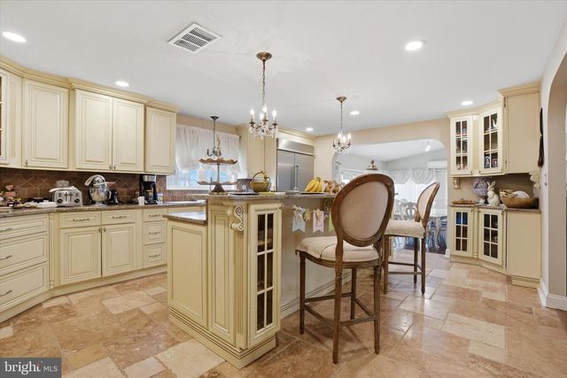 211 LINCOLN HWY, Fairless Hills, PA 19030