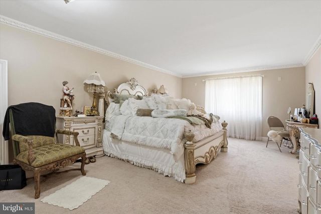 211 LINCOLN HWY, Fairless Hills, PA 19030