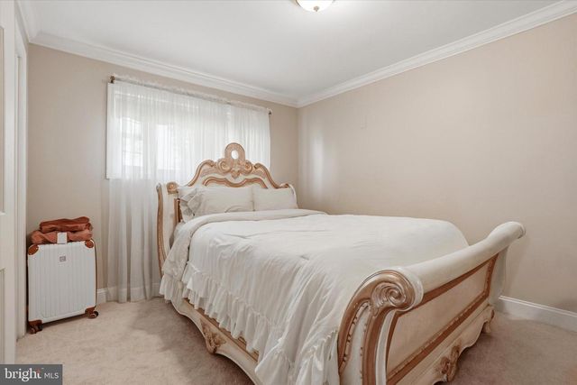 211 LINCOLN HWY, Fairless Hills, PA 19030