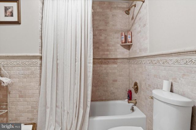 211 LINCOLN HWY, Fairless Hills, PA 19030