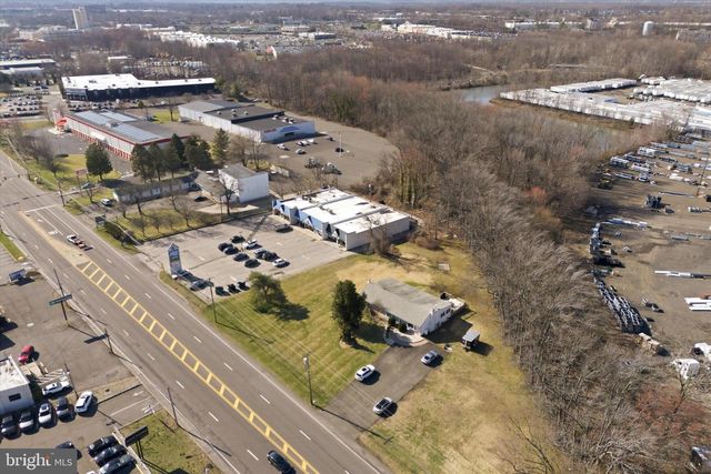 211 LINCOLN HWY, Fairless Hills, PA 19030