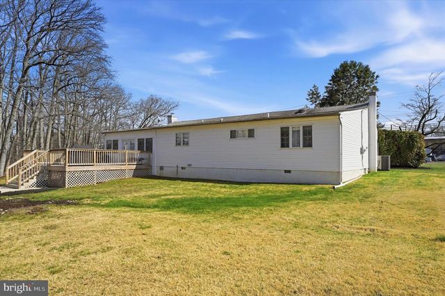 211 LINCOLN HWY, Fairless Hills, PA 19030