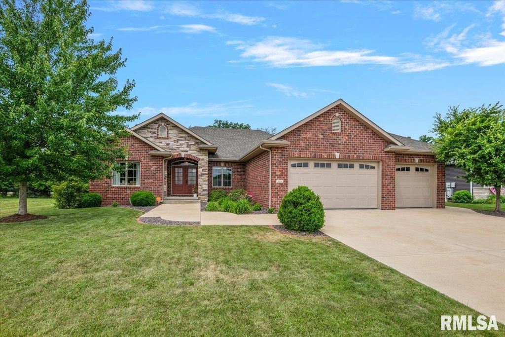2009 Old Ironbridge Drive, Chatham, IL 62629