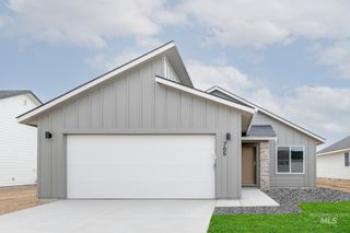785 SW Alpha St, Mountain Home, ID 83647