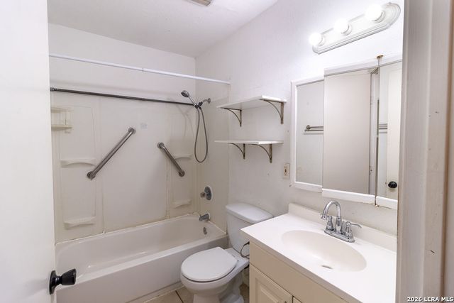 5302 WAR CLOUD DR, San Antonio, TX 78242