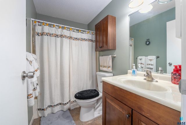 1104 W 57th St Apt 301, Sioux Falls, SD 57108