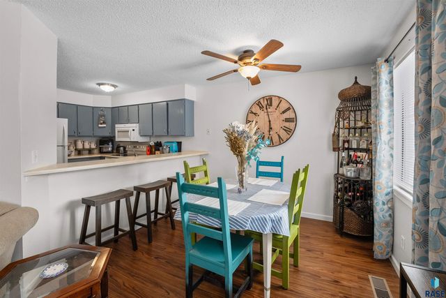1104 W 57th St Apt 301, Sioux Falls, SD 57108