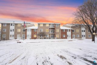 1104 W 57th St Apt 301, Sioux Falls, SD 57108