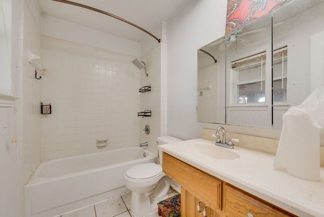 119 Burkett Lane, Pecan Hill, TX 75154