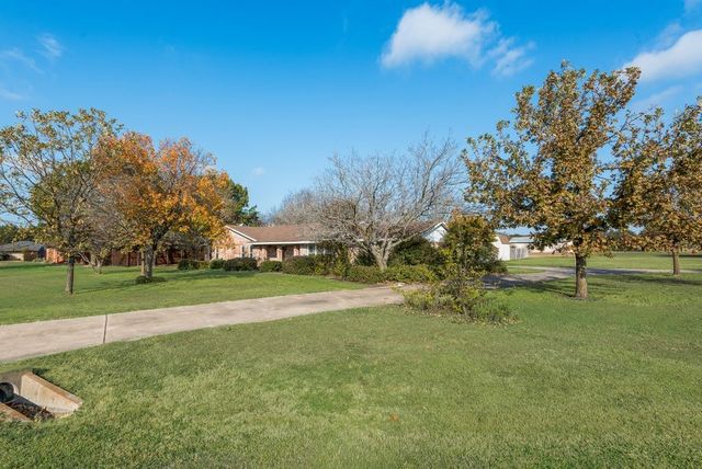119 Burkett Lane, Pecan Hill, TX 75154