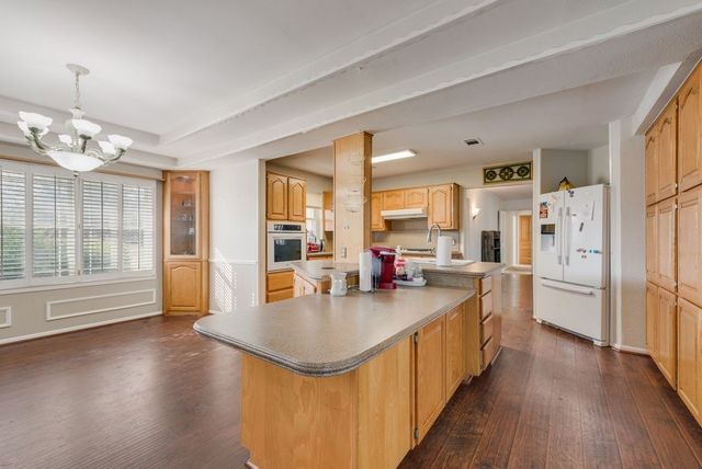 119 Burkett Lane, Pecan Hill, TX 75154