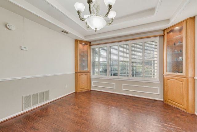 119 Burkett Lane, Pecan Hill, TX 75154