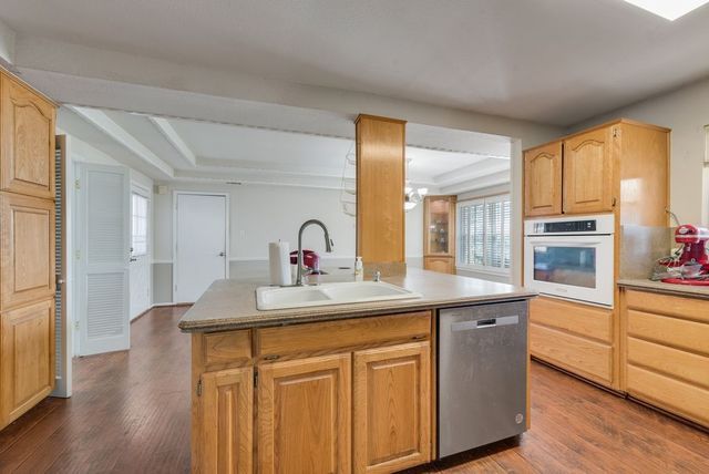 119 Burkett Lane, Pecan Hill, TX 75154