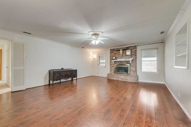 119 Burkett Lane, Pecan Hill, TX 75154