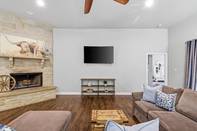 6270 High Mesa Drive, Justin, TX 76247