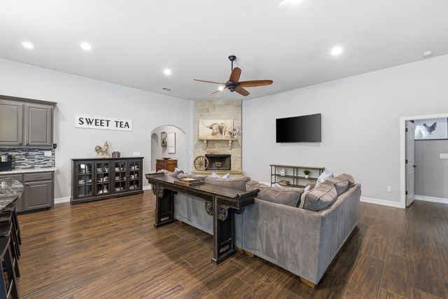6270 High Mesa Drive, Justin, TX 76247