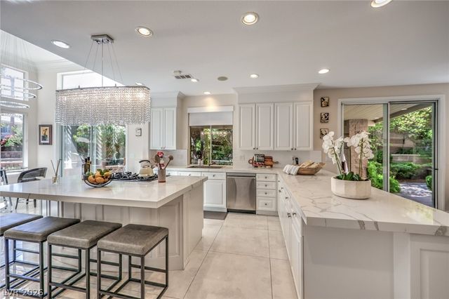 10201 Owls Peak Court, Las Vegas, NV 89144
