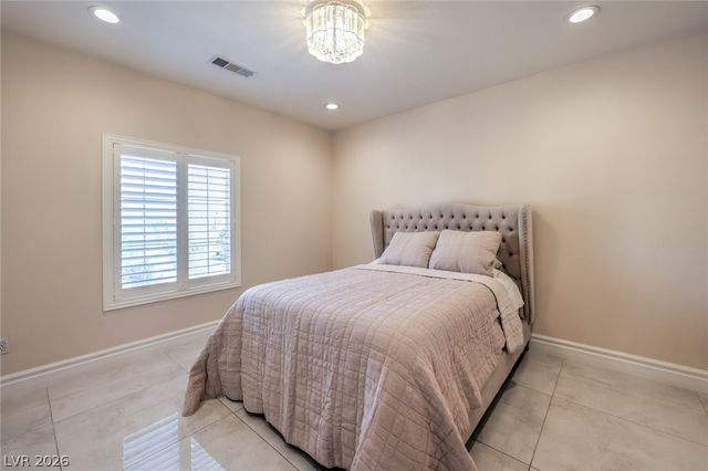 10201 Owls Peak Court, Las Vegas, NV 89144