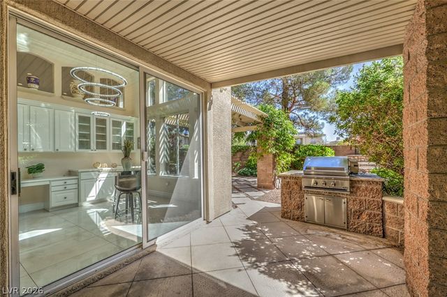 10201 Owls Peak Court, Las Vegas, NV 89144