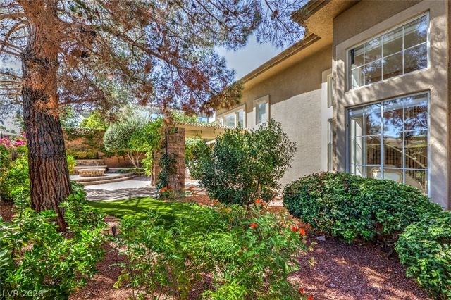 10201 Owls Peak Court, Las Vegas, NV 89144
