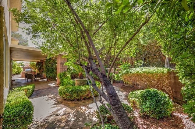 10201 Owls Peak Court, Las Vegas, NV 89144