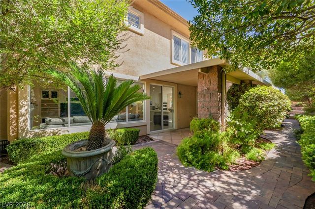 10201 Owls Peak Court, Las Vegas, NV 89144