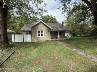 328 Wheeler Ave, Jamestown, TN 38556