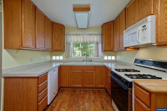 6290 SW Carman Dr, Lake Oswego, OR 97035