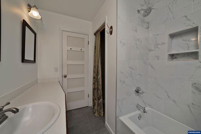 6290 SW Carman Dr, Lake Oswego, OR 97035