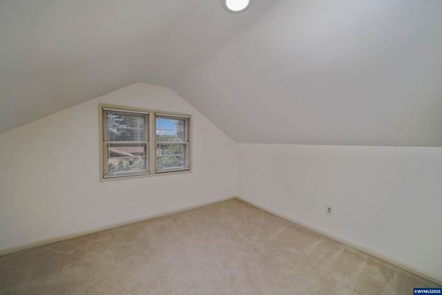 6290 SW Carman Dr, Lake Oswego, OR 97035