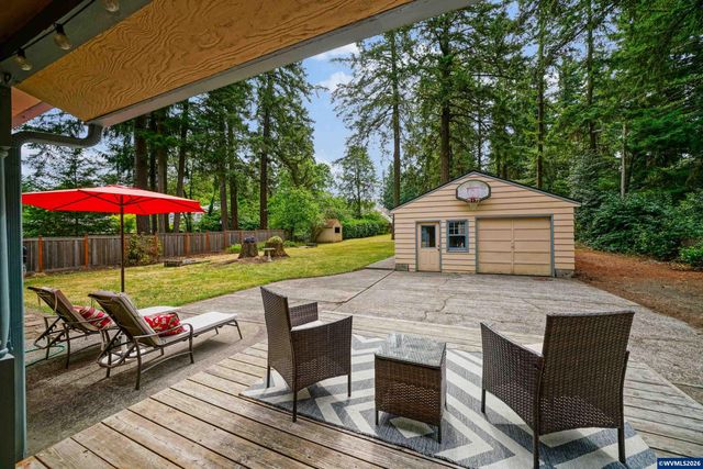 6290 SW Carman Dr, Lake Oswego, OR 97035