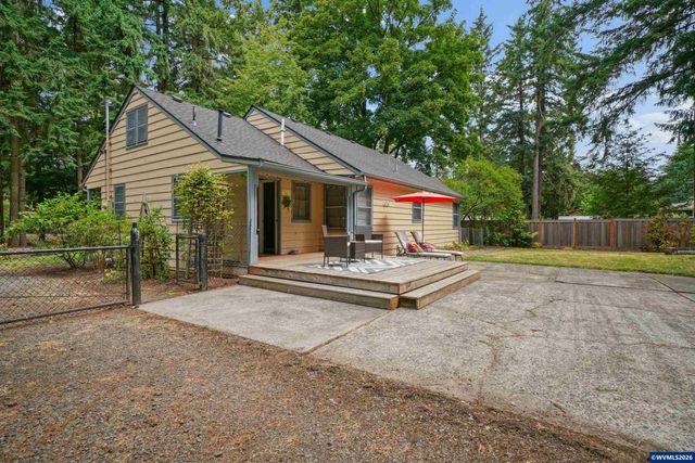 6290 SW Carman Dr, Lake Oswego, OR 97035
