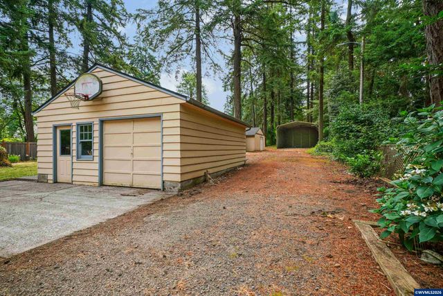 6290 SW Carman Dr, Lake Oswego, OR 97035