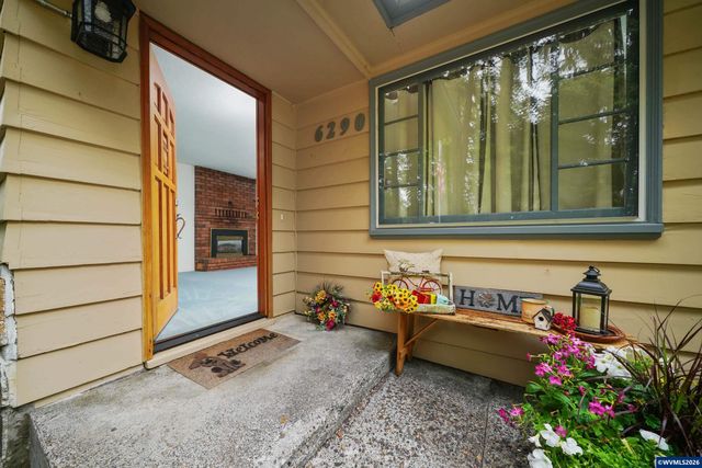 6290 SW Carman Dr, Lake Oswego, OR 97035