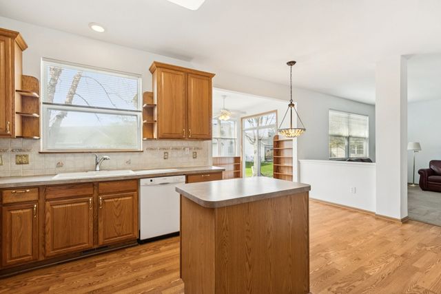 647 S Cadillac Circle, Romeoville, IL 60446