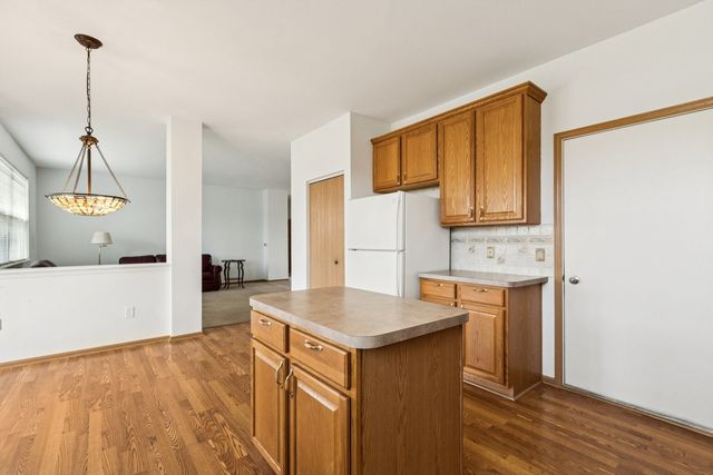 647 S Cadillac Circle, Romeoville, IL 60446