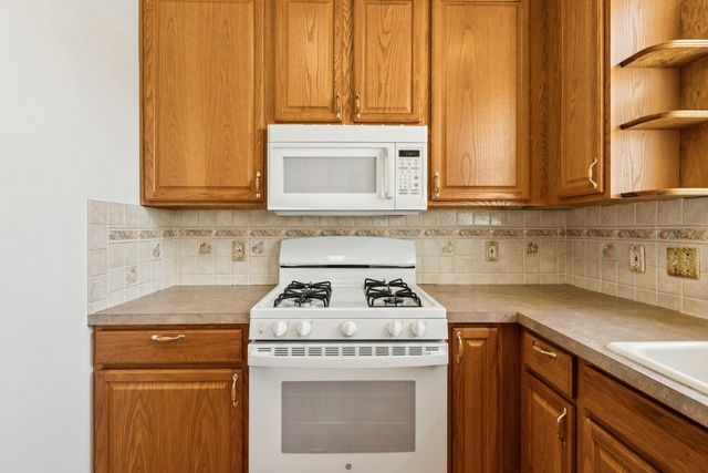 647 S Cadillac Circle, Romeoville, IL 60446