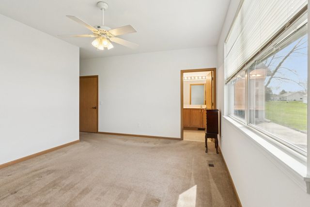 647 S Cadillac Circle, Romeoville, IL 60446