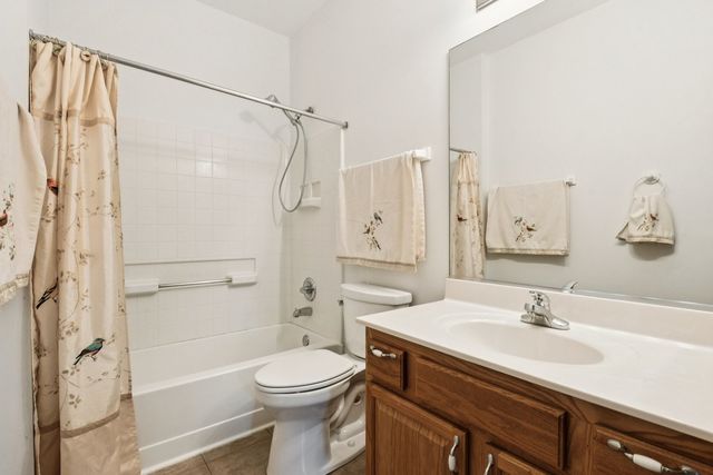 647 S Cadillac Circle, Romeoville, IL 60446