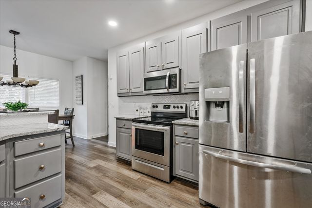 2170 Thorndale Drive SW, Lilburn, GA 30047