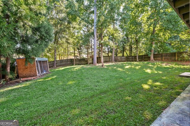 2170 Thorndale Drive SW, Lilburn, GA 30047