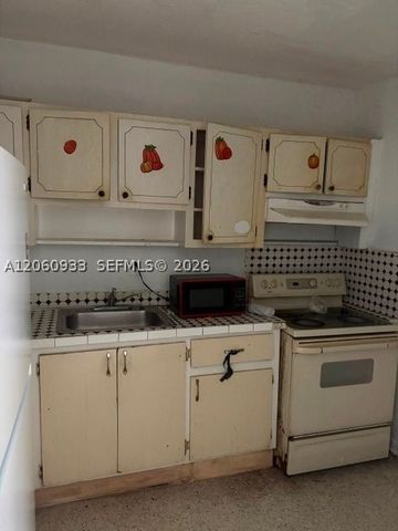 1940 NW 30th St 6, Miami, FL 33142