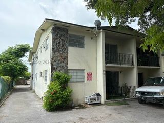 1940 NW 30th St 6, Miami, FL 33142