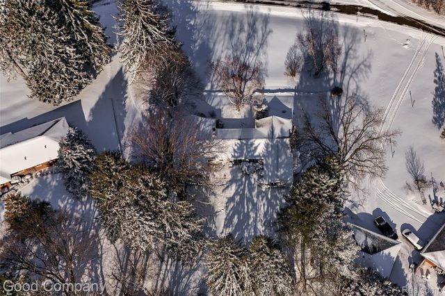 922 Eastover Drive, Bloomfield Charter Township, MI 48304