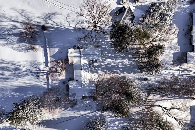 922 Eastover Drive, Bloomfield Charter Township, MI 48304