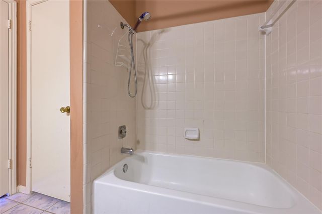 4001 Tanglewilde Street 404, Houston, TX 77063