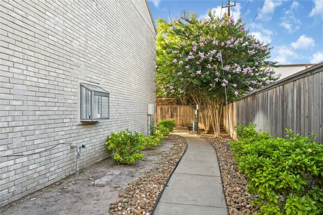 4001 Tanglewilde Street 404, Houston, TX 77063