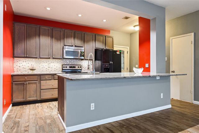 4001 Tanglewilde Street 404, Houston, TX 77063